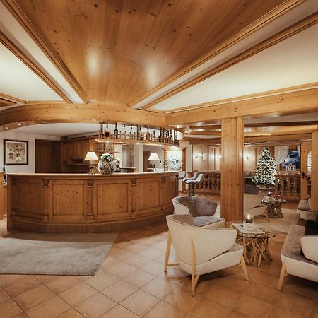Villa Flora Mountain Lodges San Cassiano  Ngoại thất bức ảnh