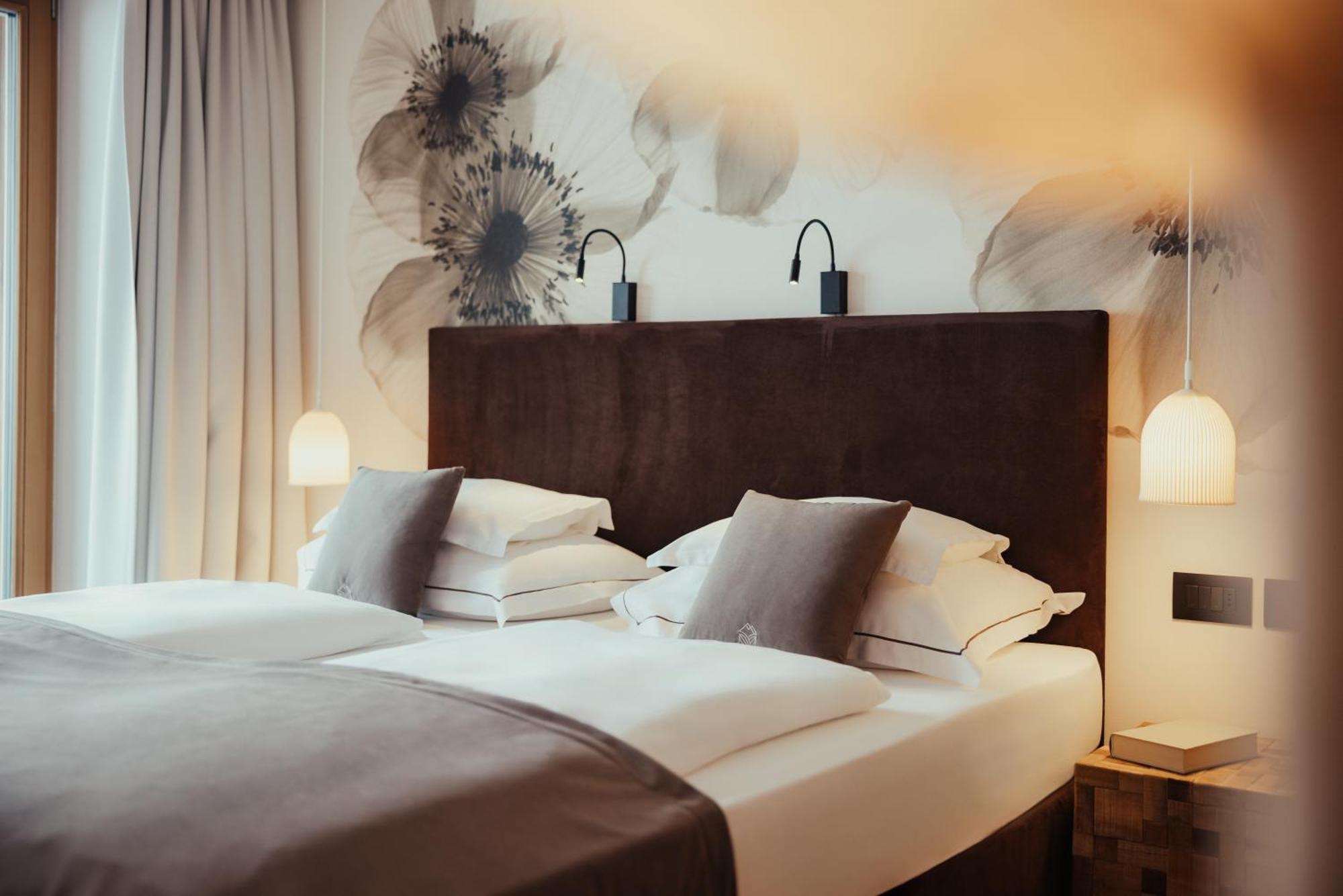 Villa Flora Mountain Lodges San Cassiano  Ngoại thất bức ảnh