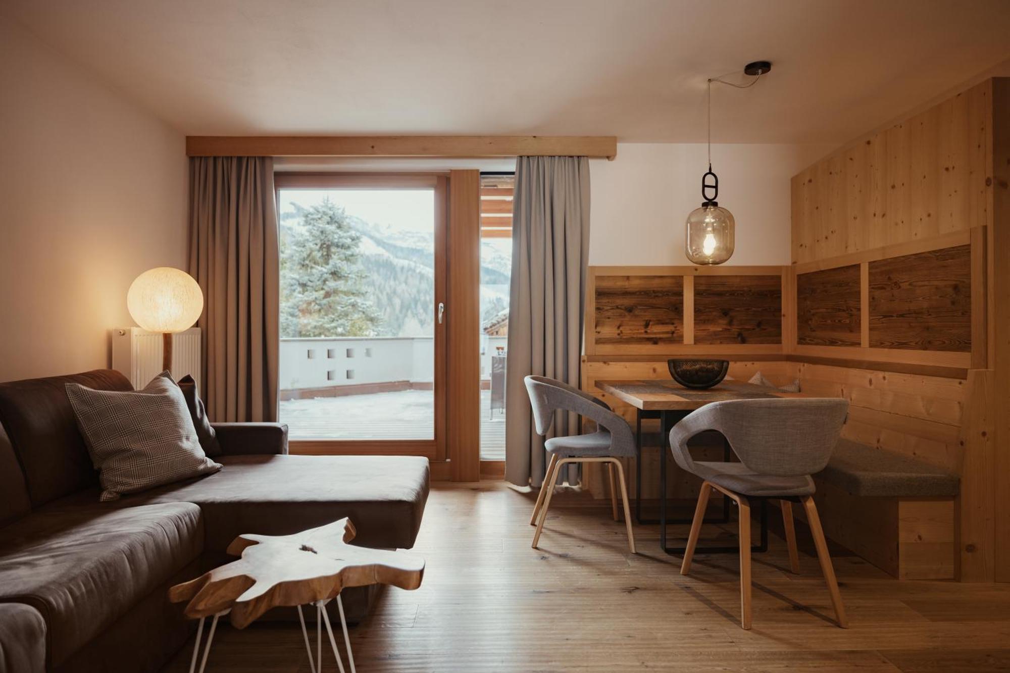 Villa Flora Mountain Lodges San Cassiano  Ngoại thất bức ảnh