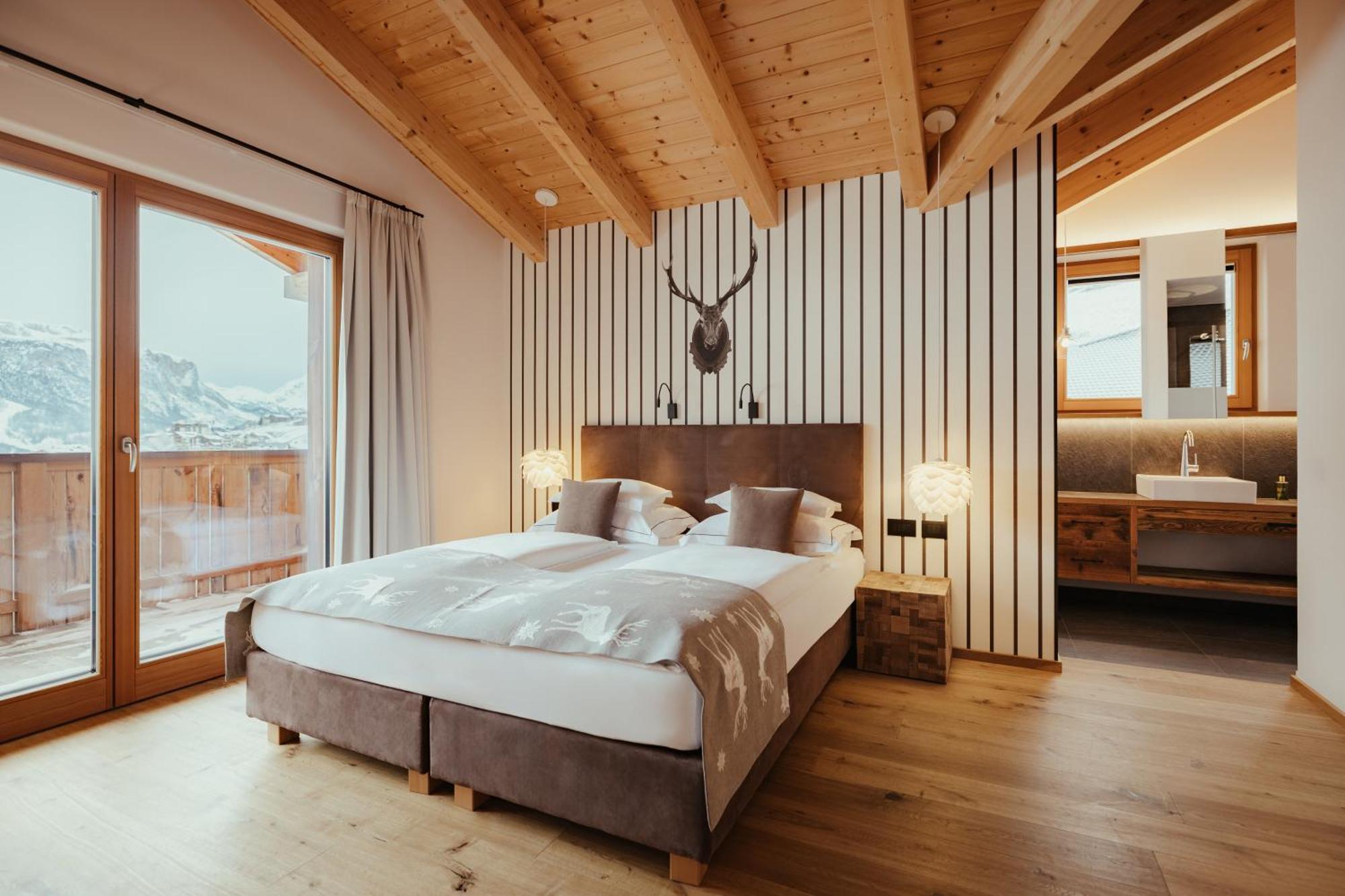 Villa Flora Mountain Lodges San Cassiano  Ngoại thất bức ảnh