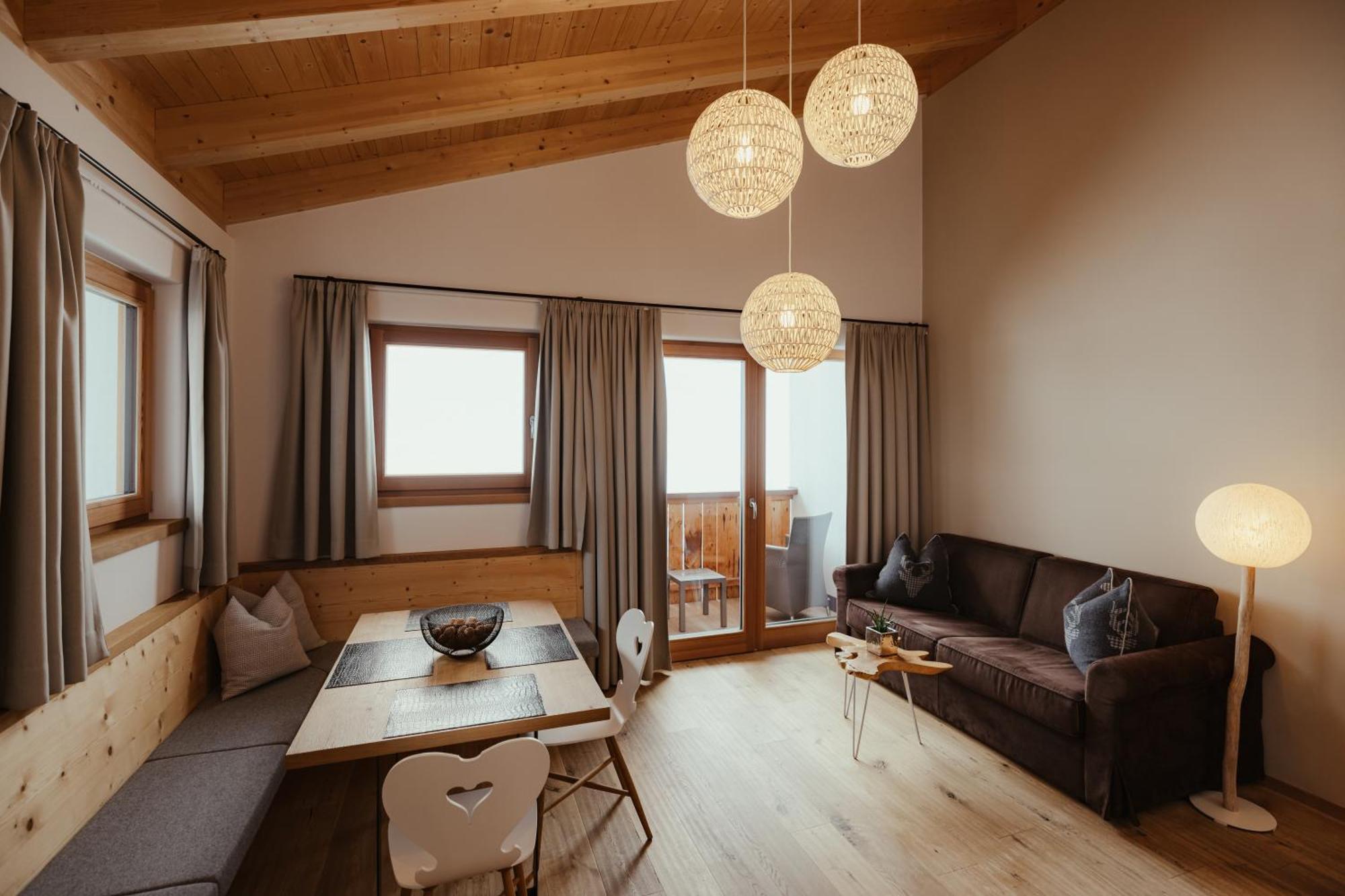 Villa Flora Mountain Lodges San Cassiano  Ngoại thất bức ảnh