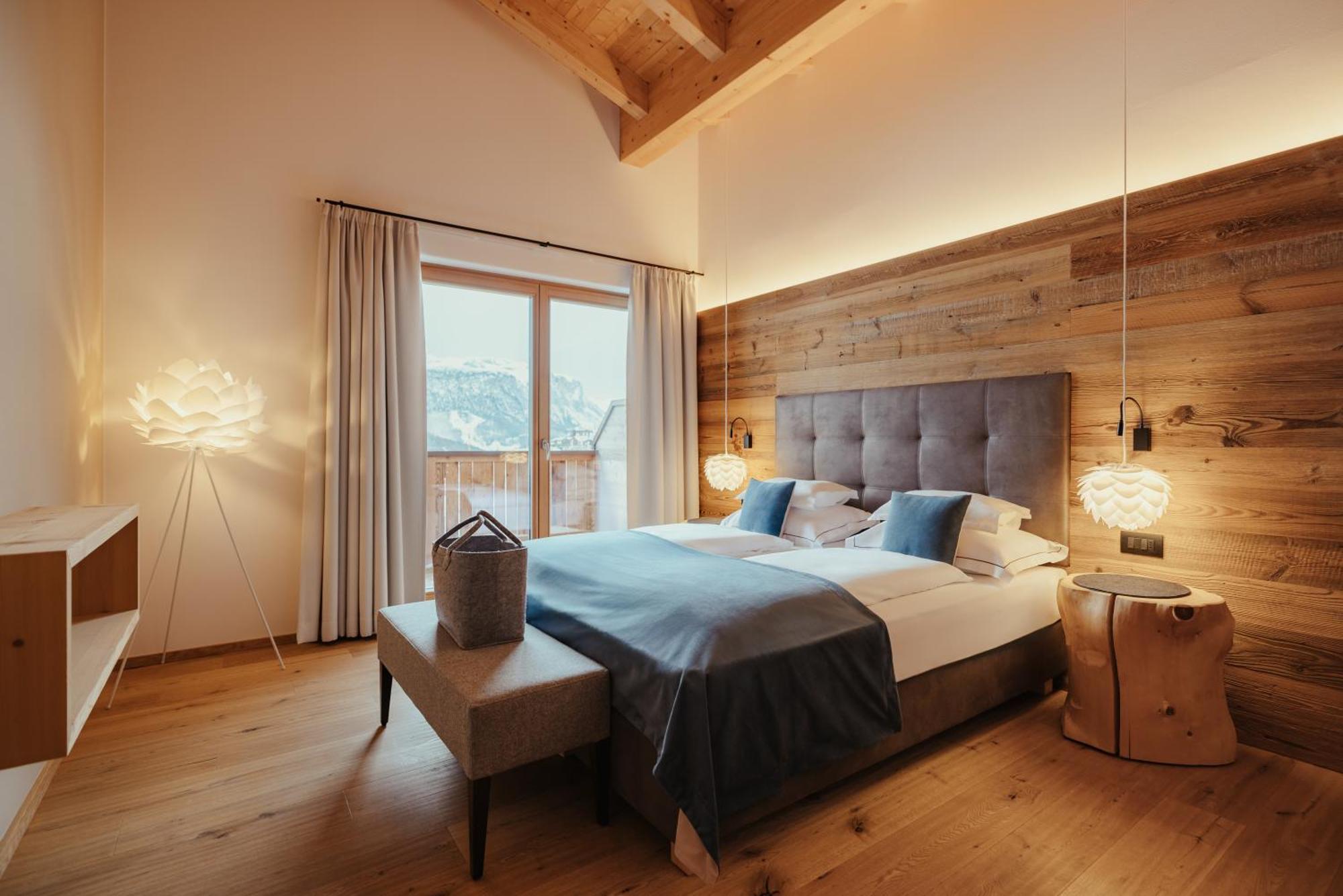Villa Flora Mountain Lodges San Cassiano  Ngoại thất bức ảnh