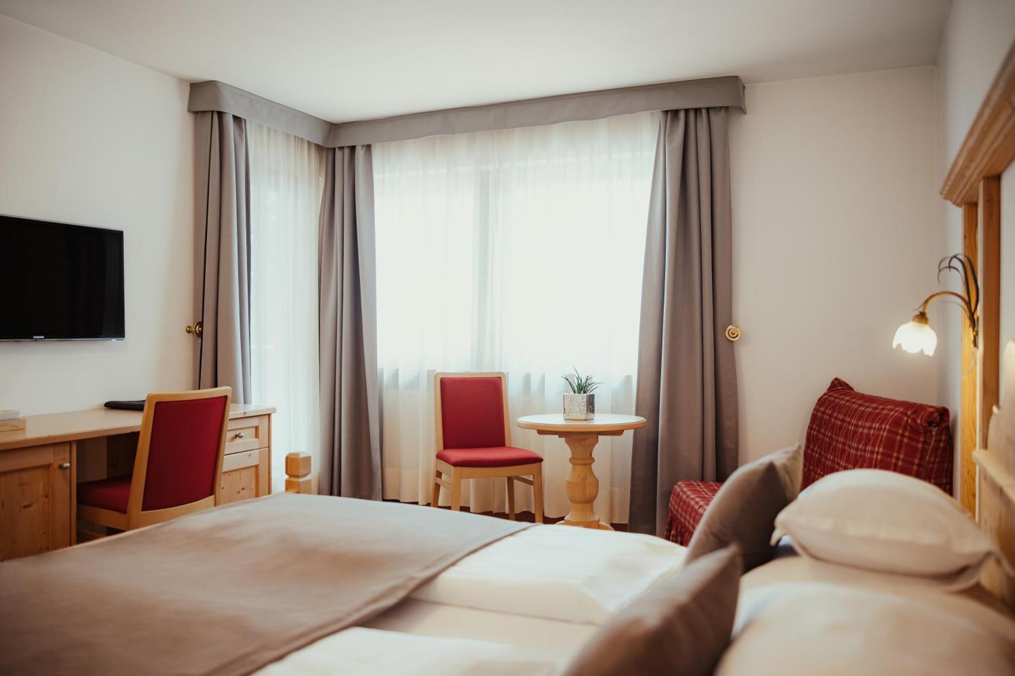 Villa Flora Mountain Lodges San Cassiano  Ngoại thất bức ảnh