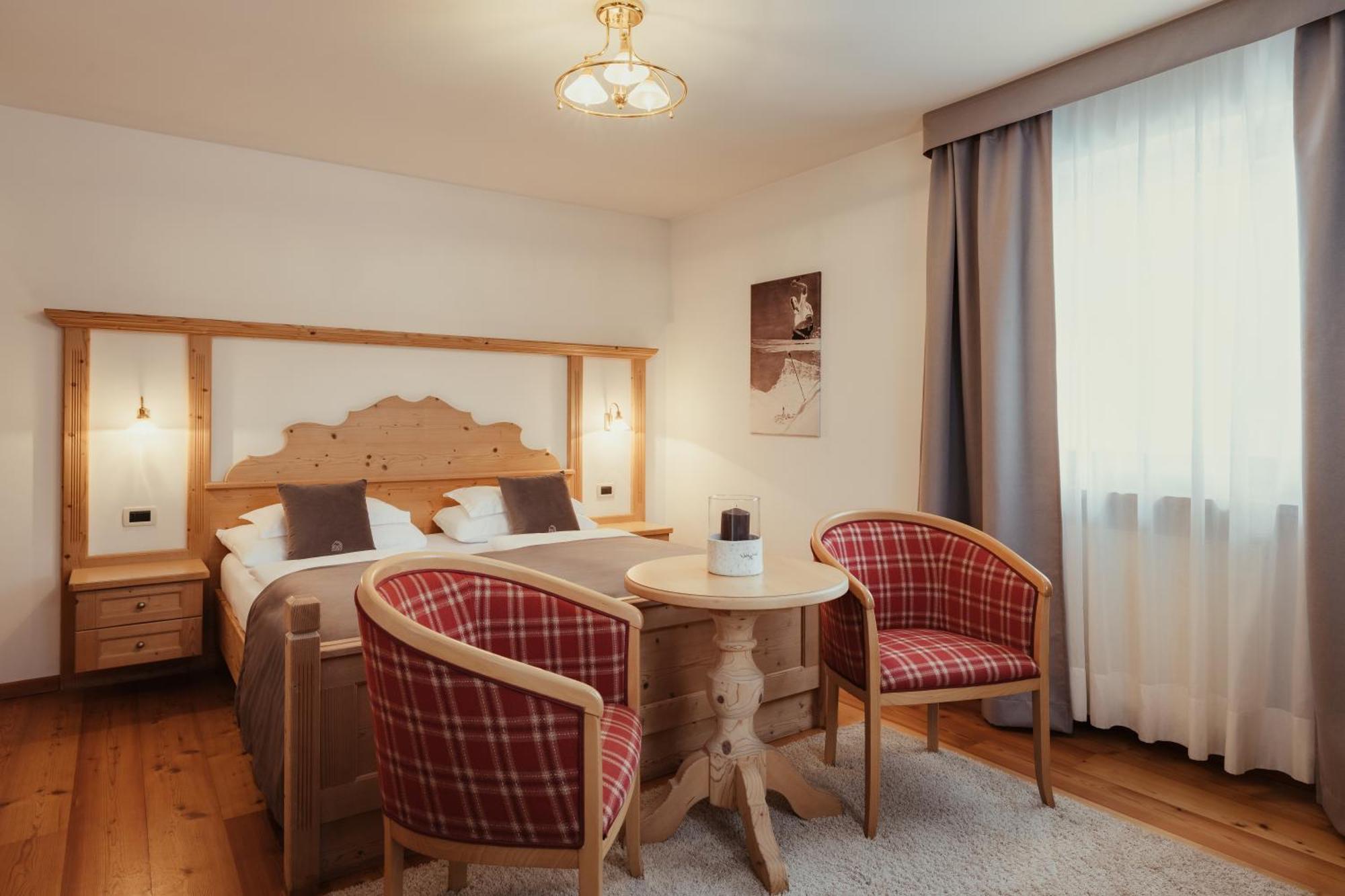 Villa Flora Mountain Lodges San Cassiano  Ngoại thất bức ảnh