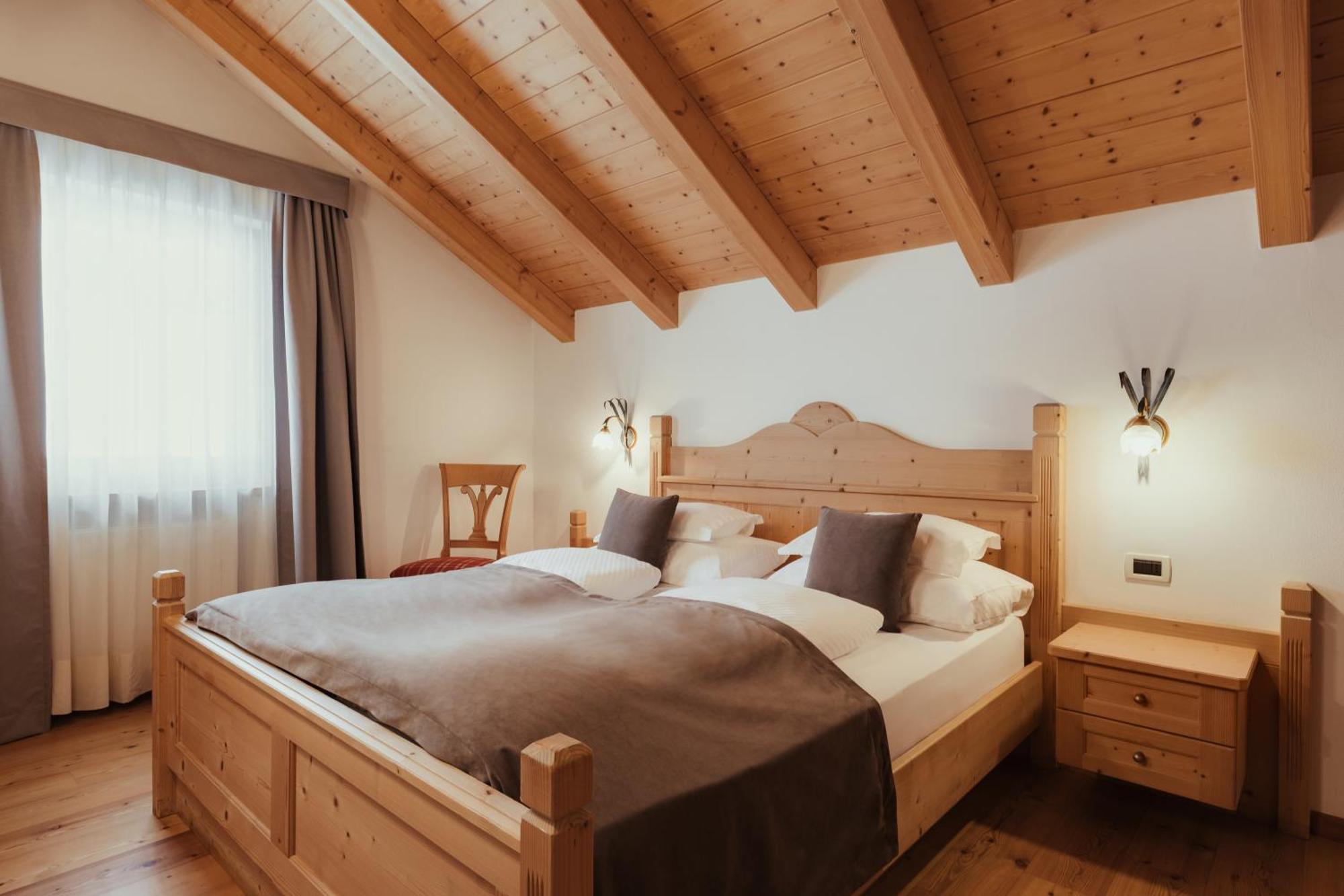 Villa Flora Mountain Lodges San Cassiano  Ngoại thất bức ảnh