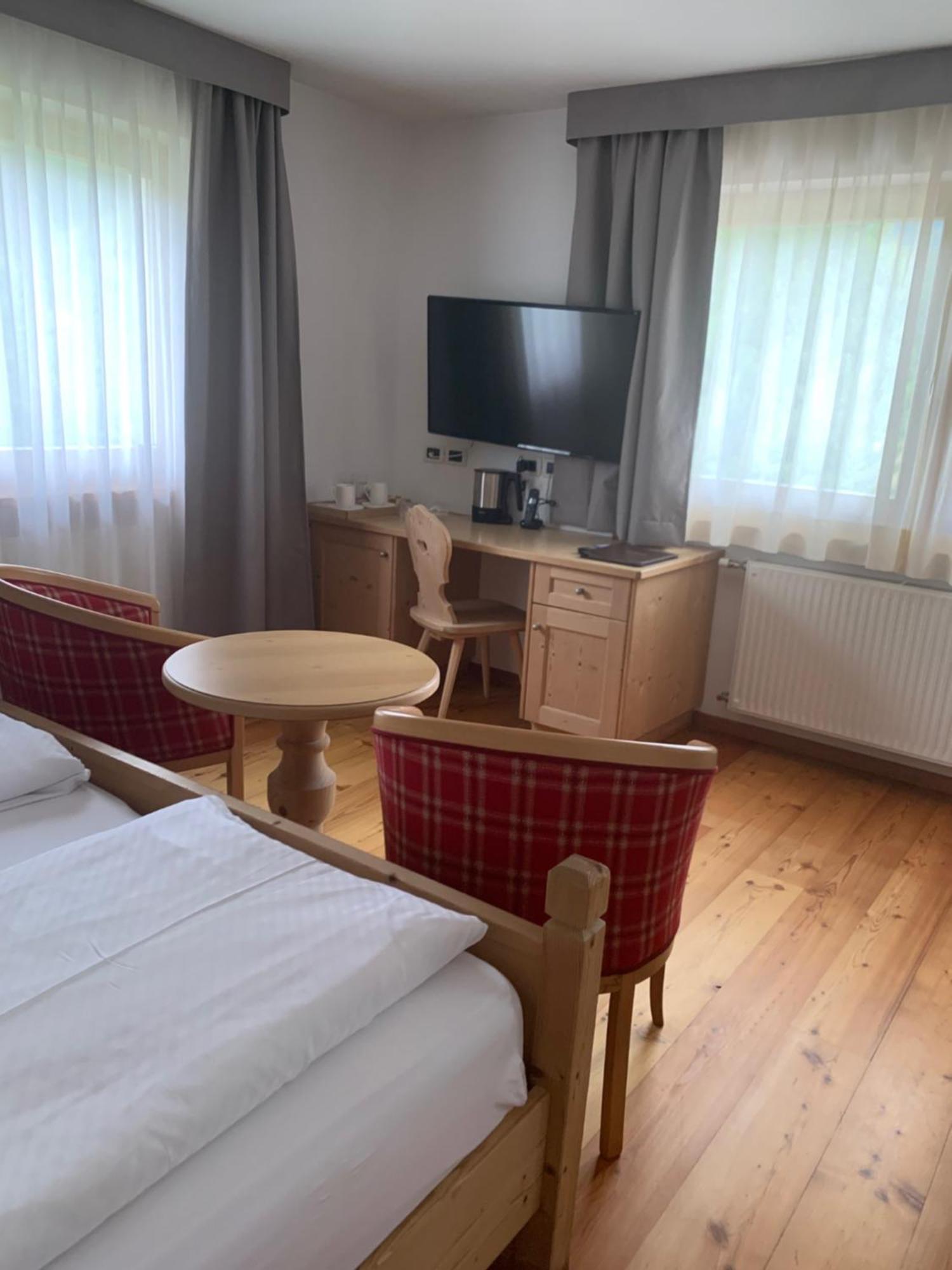 Villa Flora Mountain Lodges San Cassiano  Ngoại thất bức ảnh