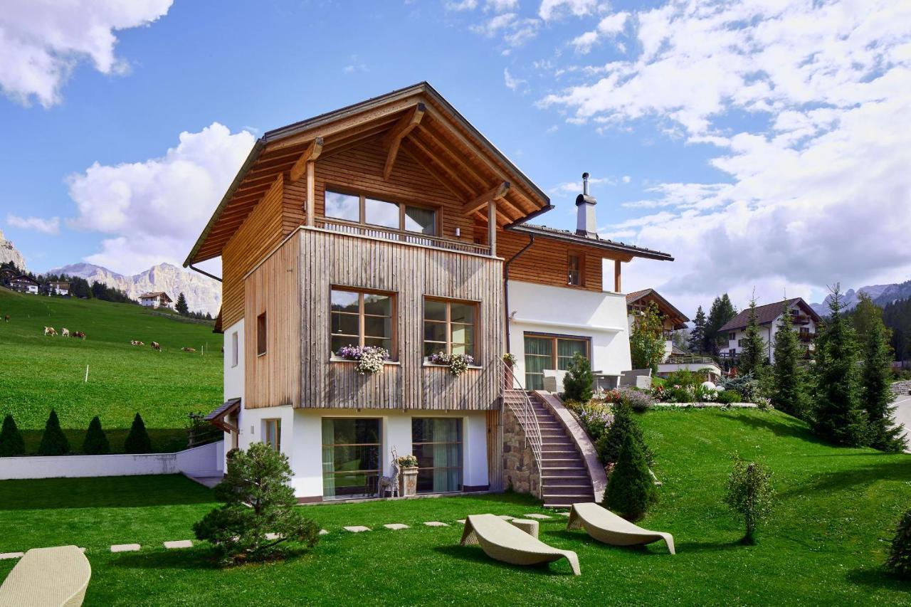Villa Flora Mountain Lodges San Cassiano  Ngoại thất bức ảnh